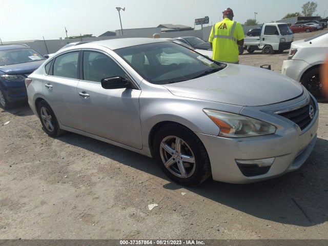 2015 1N4AL3AP9FN332805 main image