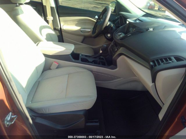 1FMCU9GD3HUE73504 Ford ESCAPE SE