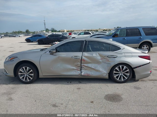 2021 Lexus ES, VIN: 58ADA1C15MU005819