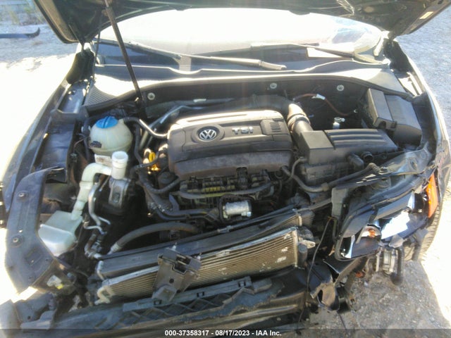 1VWAT7A36EC107215 Volkswagen Passat Wolfsburg Ed