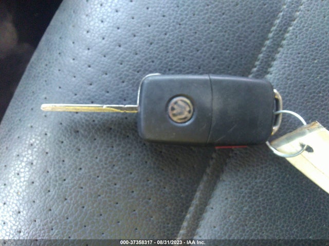 1VWAT7A36EC107215 Volkswagen Passat Wolfsburg Ed