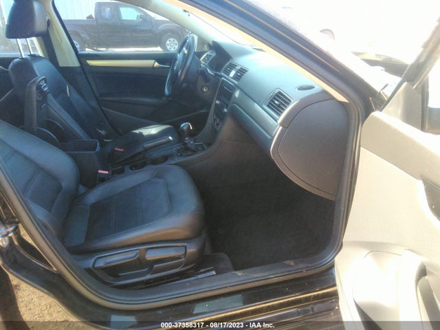 1VWAT7A36EC107215 Volkswagen Passat Wolfsburg Ed