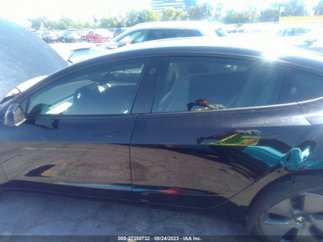 5YJ3E1EA8PF552413 Tesla MODEL 3