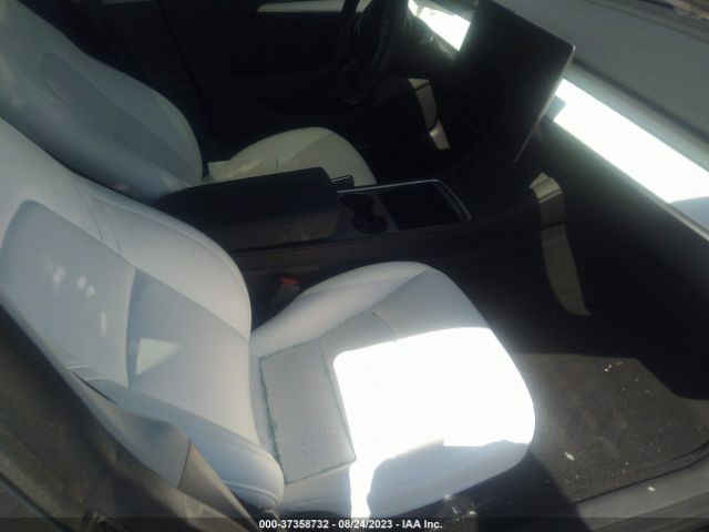 5YJ3E1EA8PF552413 Tesla MODEL 3