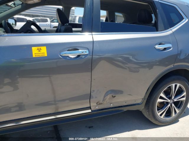 JN8AT2MV2HW281308 Nissan Rogue Sl