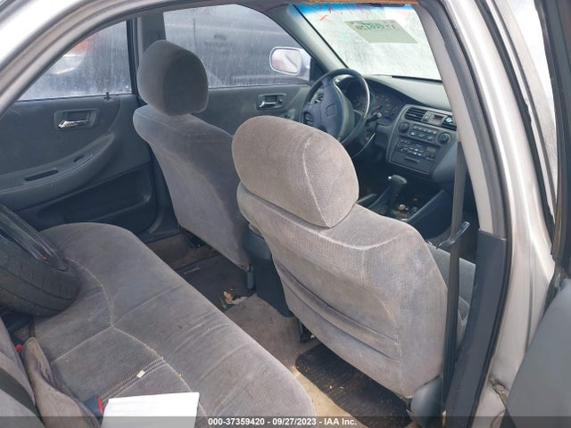 2000 HONDA ACCORD SDN LX VIN: 1HGCG5643YA145153