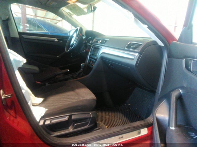 1VWAT7A38GC062815 Volkswagen Passat 1.8t R-line