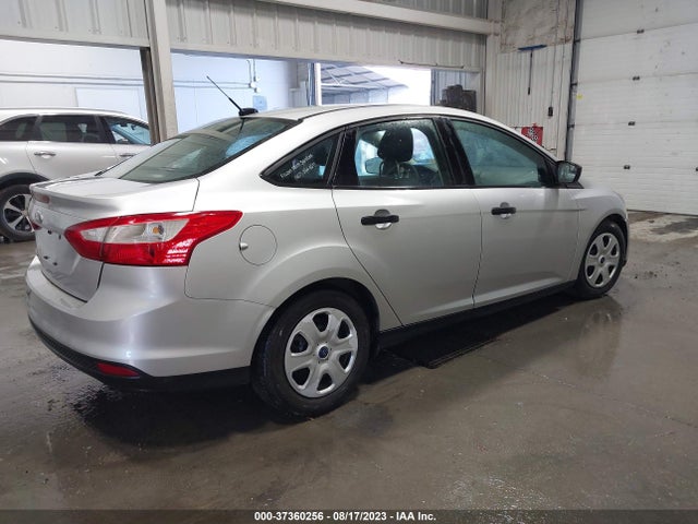 Ford FOCUS S 2014 1FADP3E21EL231882 Image 10