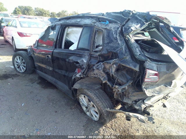 WVGAV7AX4JK001079 Volkswagen TIGUAN LIMITED