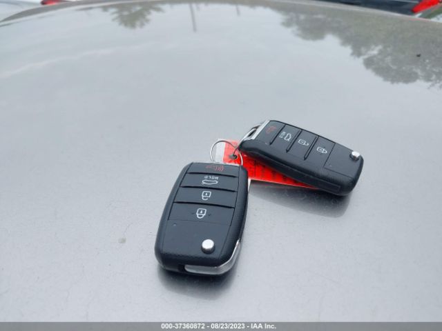 5XXGT4L35GG105922 KIA Optima Lx