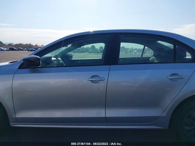 3VW2K7AJ7EM334109 Volkswagen Jetta Sedan S