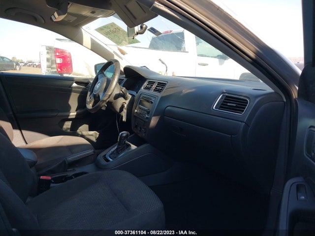 3VW2K7AJ7EM334109 Volkswagen Jetta Sedan S
