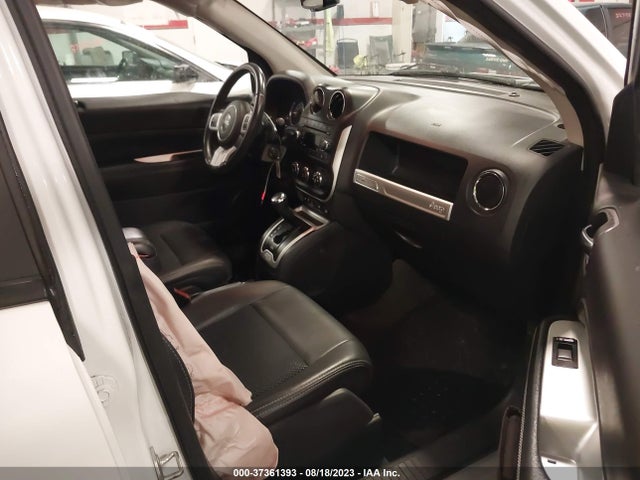 1C4NJDEB2HD168196 Jeep Compass Latitude