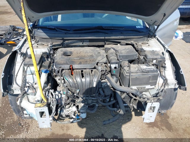 2015 HYUNDAI SONATA 2.4L SE VIN: 5NPE24AF4FH195381
