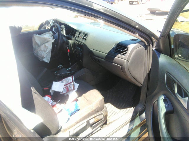 3VW2K7AJ2FM215725 Volkswagen Jetta Sedan 2.0l S