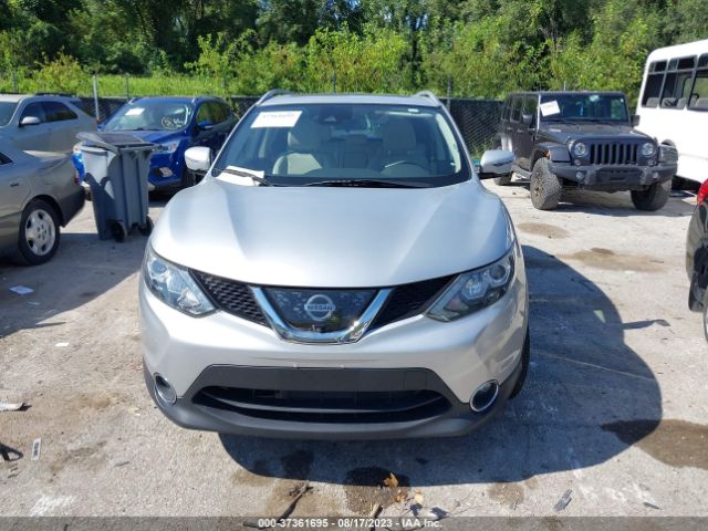 JN1BJ1CRXJW208667 Nissan Rogue Sport Sl