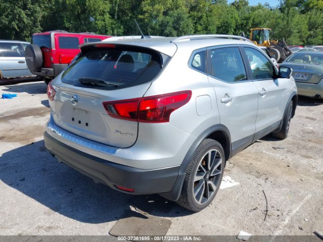 JN1BJ1CRXJW208667 Nissan Rogue Sport Sl