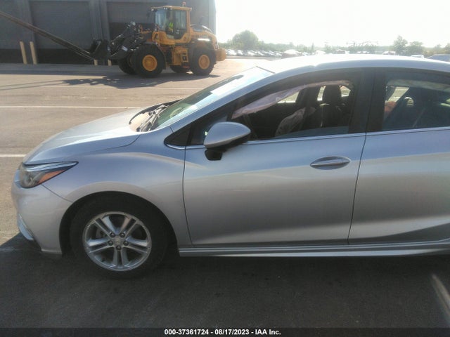 Chevrolet CRUZE LT 2017 1G1BE5SMXH7249702 Image 12