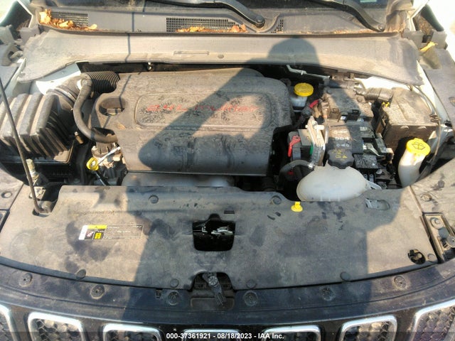 3C4NJCBB9JT356194 Jeep Compass Latitude