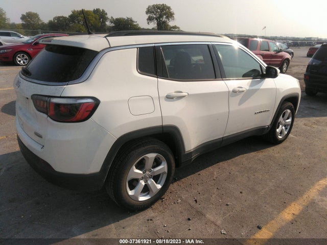 3C4NJCBB9JT356194 Jeep Compass Latitude
