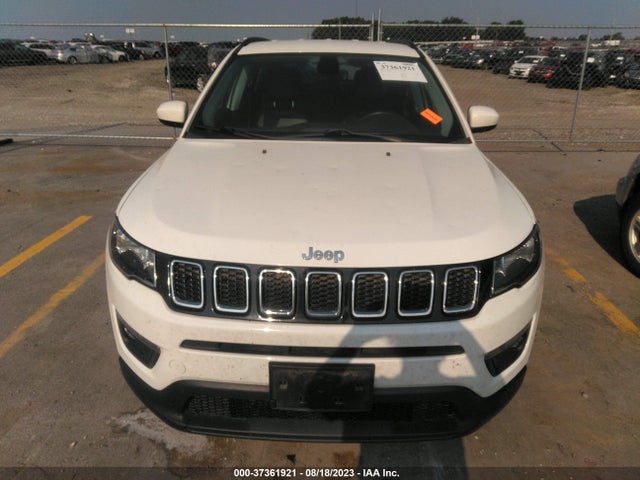 3C4NJCBB9JT356194 Jeep Compass Latitude