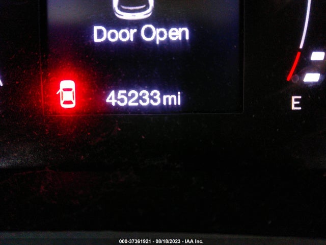 3C4NJCBB9JT356194 Jeep Compass Latitude