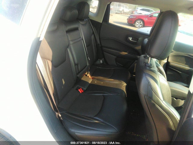 3C4NJCBB9JT356194 Jeep Compass Latitude