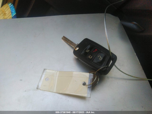 3VV1B7AXXJM107818 Volkswagen TIGUAN S