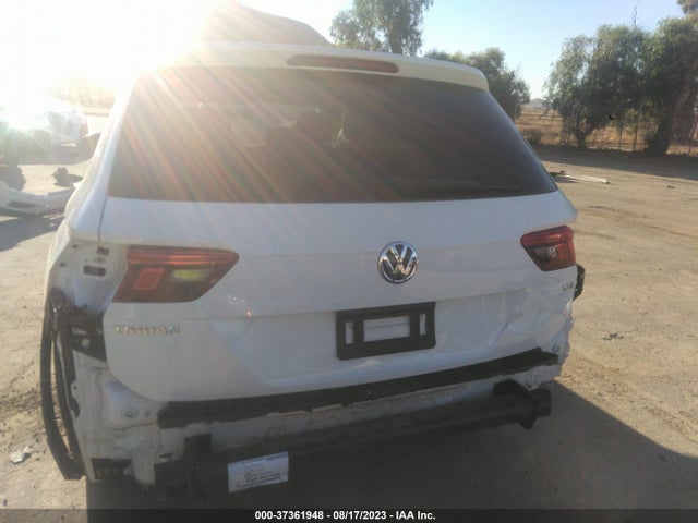 3VV1B7AXXJM107818 Volkswagen TIGUAN S