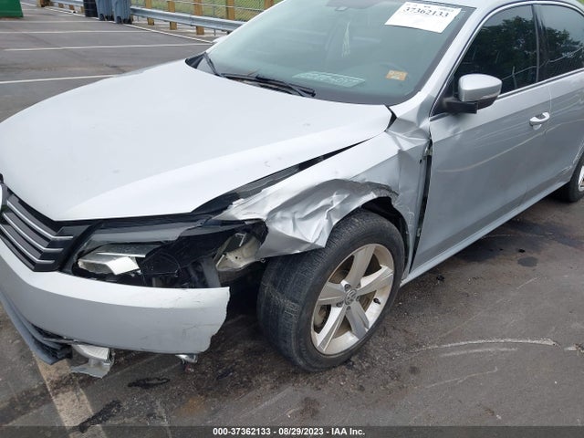 1VWAT7A39FC100454 Volkswagen Passat 1.8t Limited Edition