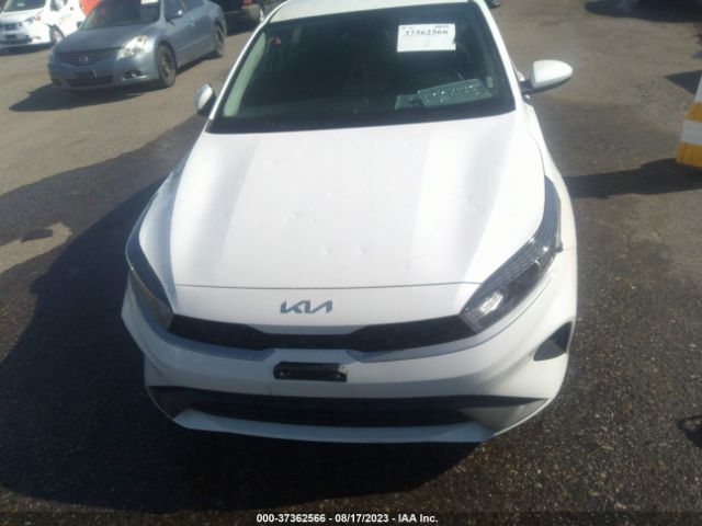 3KPF24AD7PE637594 KIA Forte Lxs