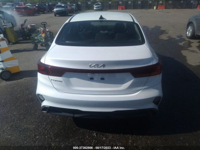3KPF24AD7PE637594 KIA Forte Lxs