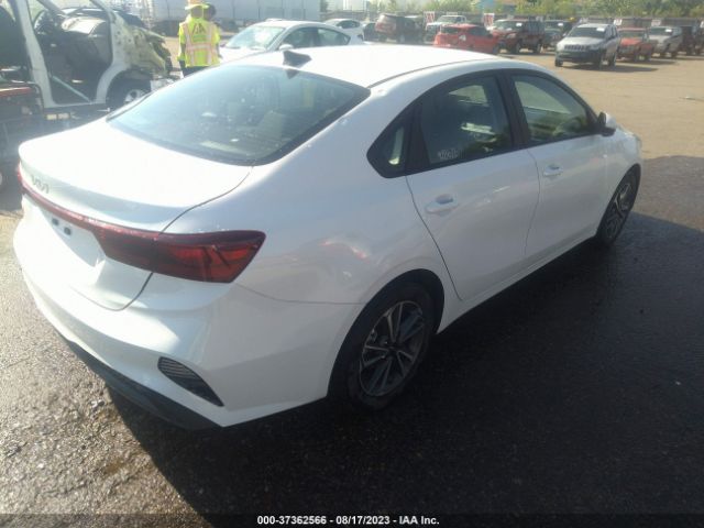 3KPF24AD7PE637594 KIA Forte Lxs