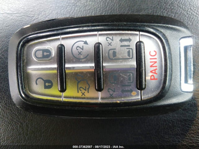 2C4RC1DG5LR256897 Chrysler Voyager Lxi