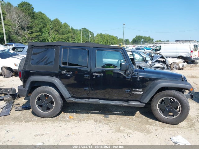 2015 JEEP WRANGLER UNLIMITED SPORT VIN: 1C4BJWDG5FL740604