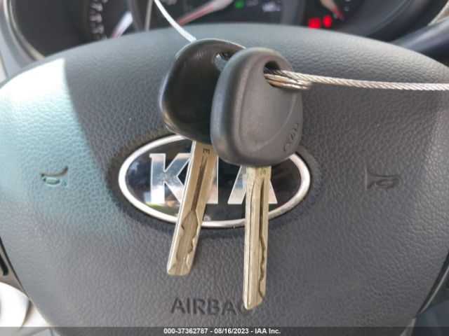KNADM4A31G6685863 KIA RIO LX