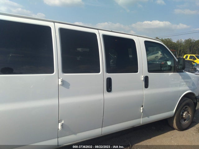Chevrolet Express Passenger Lt 2019 1GAZGPFGXK1367333 Image 13