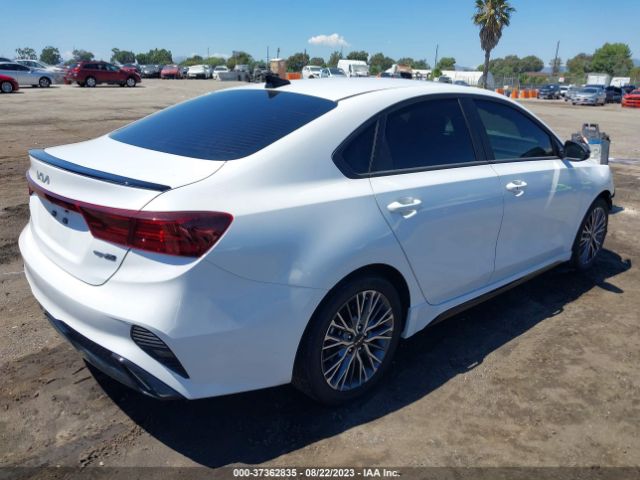 3KPF54AD5NE455901 KIA Forte Gt-line