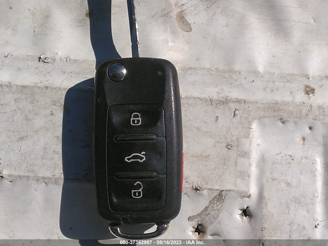 1VWBT7A38GC022724 Volkswagen Passat 1.8t Se
