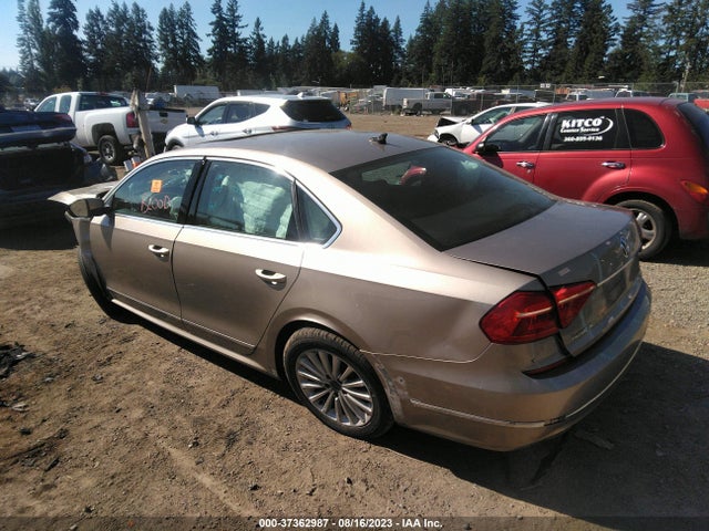 1VWBT7A38GC022724 Volkswagen Passat 1.8t Se