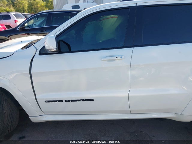 1C4RJFDJ0JC303631 Jeep Grand Cherokee Srt
