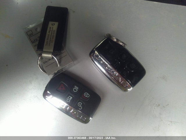 2017 JAGUAR XE SAJAL4BV8HA953185 Photo 10