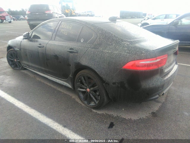 2017 JAGUAR XE SAJAL4BV8HA953185 Photo 2