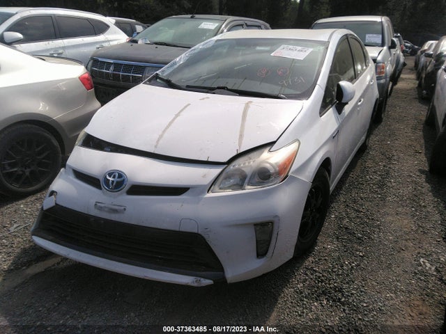 Toyota Prius Four 2015 JTDKN3DU1F1989731 Image 2