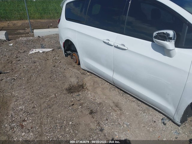 Chrysler Pacifica Touring L 2018 2C4RC1BG0JR306153 Image 13