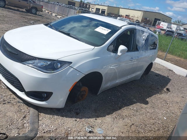 Chrysler Pacifica Touring L 2018 2C4RC1BG0JR306153 Image 2