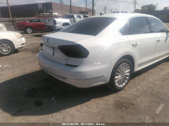 1VWBT7A36GC053308 Volkswagen Passat 1.8t Se