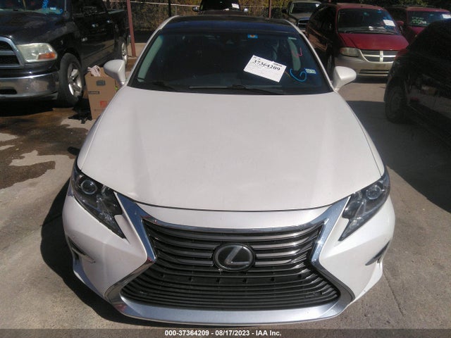 58ABK1GG7HU057929 Lexus ES