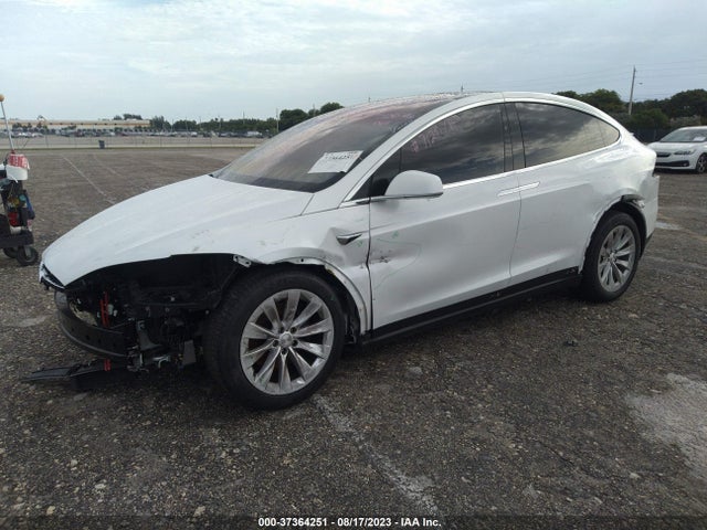 Tesla Model X Long Range 2020 5YJXCDE21LF282176 Image 2