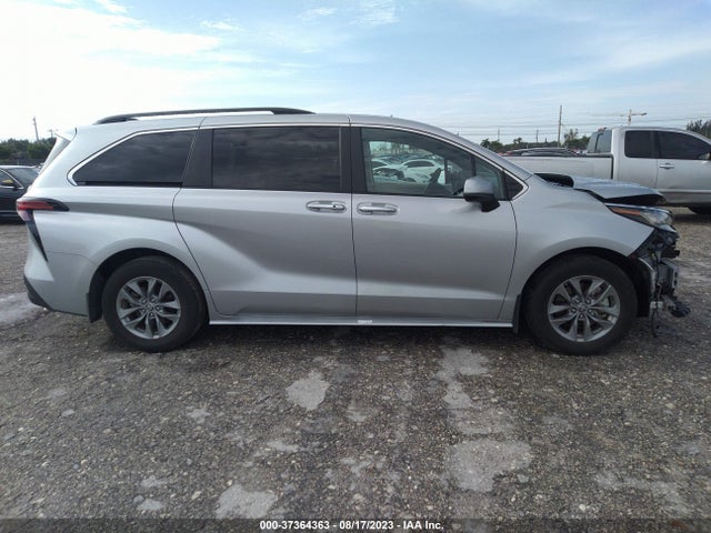 Toyota SIENNA XLE 2022 5TDYRKEC2NS122998 Image 14